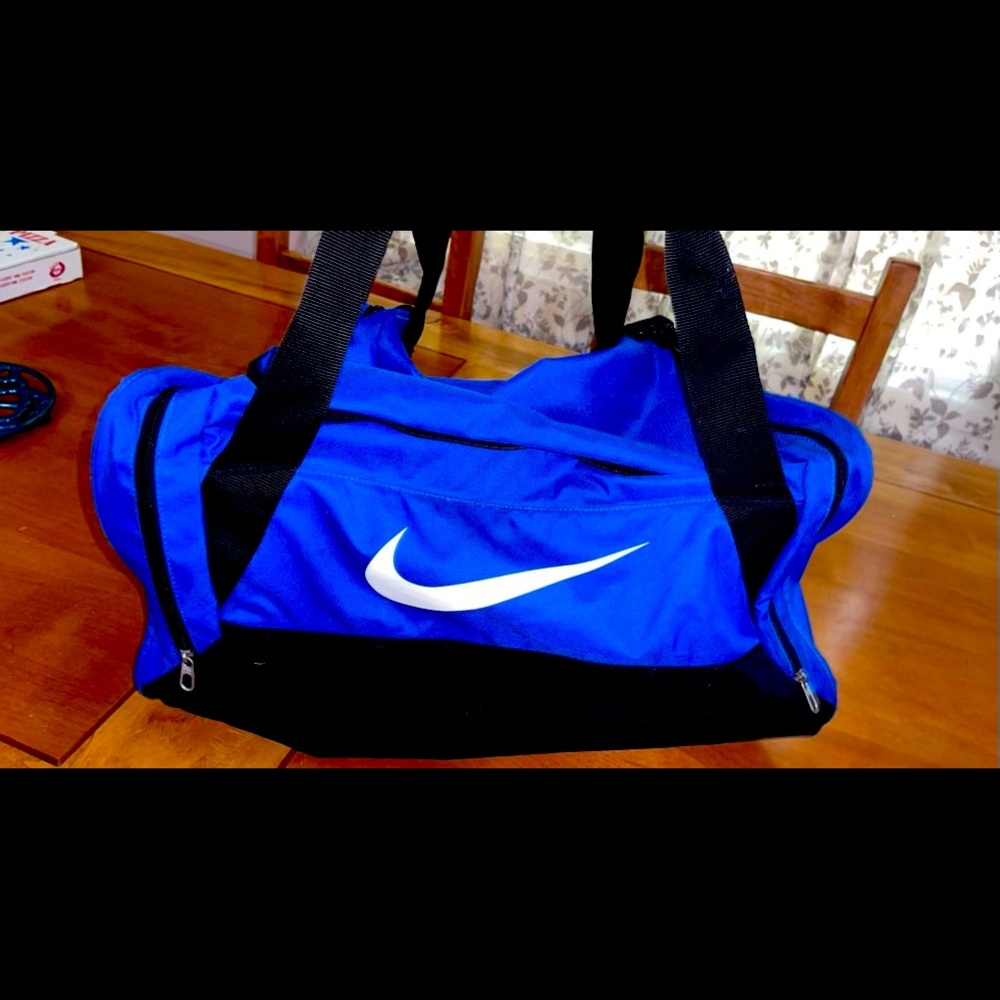 NIKE sports bag.